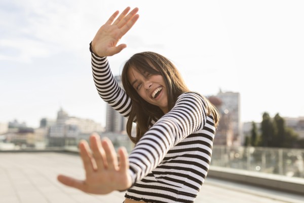 chica feliz tratamientos salud mental